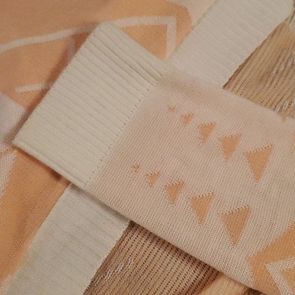 DEBUT Peach & Cream Cardigan Size M/L - Picture 4 of 6